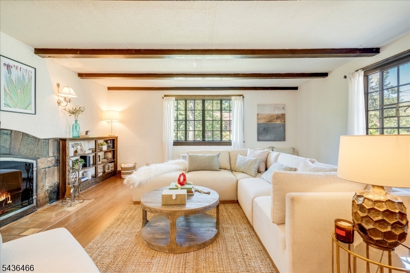 Living Room 1 of 7