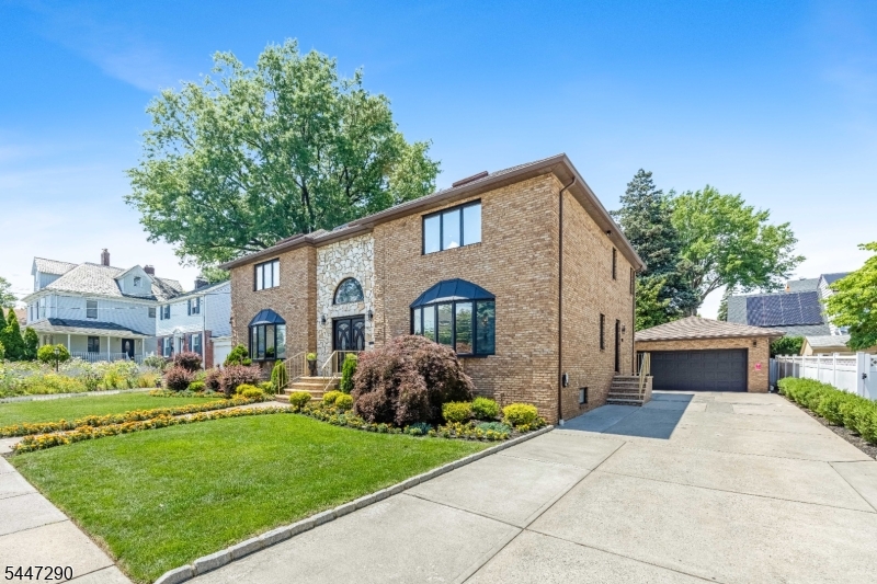 141 Burton Ave