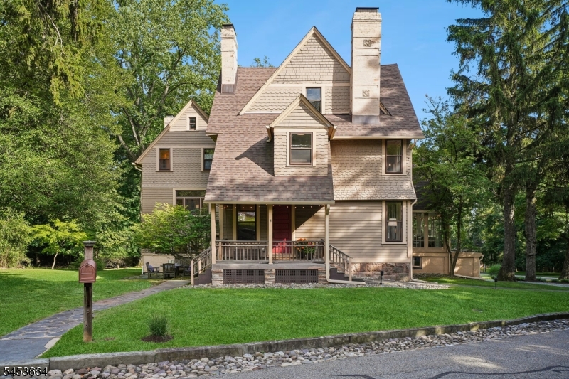 6 Edgehill Rd
