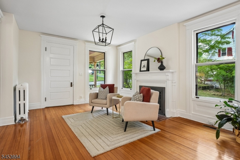 6 Edgehill Rd