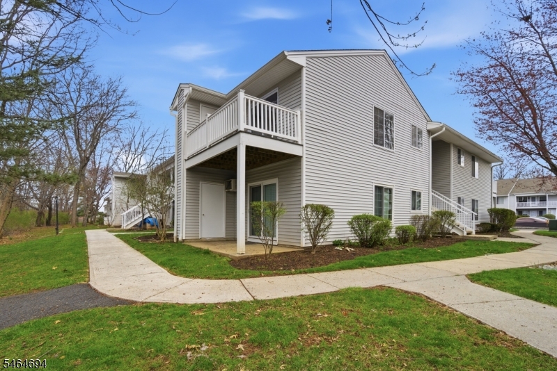 66 Mountain Ct