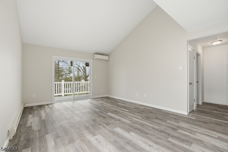 66 Mountain Ct