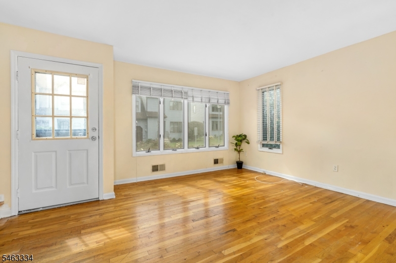 21 Village Park Ct
