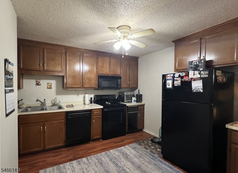 12 Burlington Ct