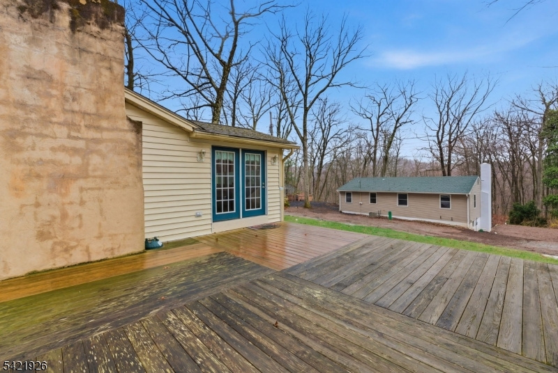 Side view with Deck