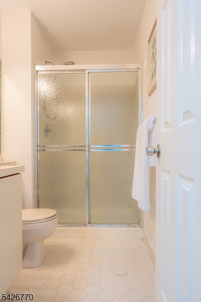 Master bath 4