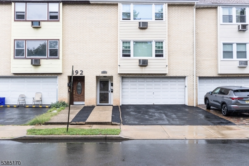 190 Park St, East Orange City, NJ 07017 Listing Photo  0