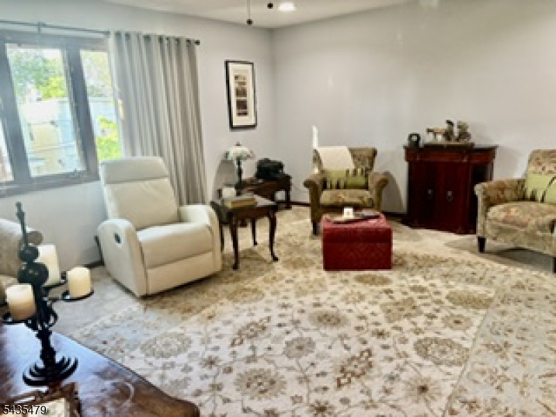 Living rm unit 2