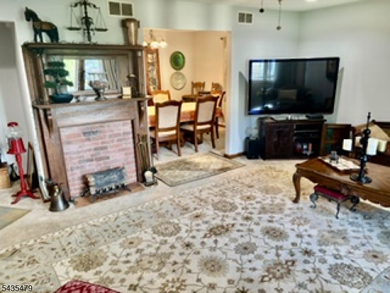 Living rm unit 2