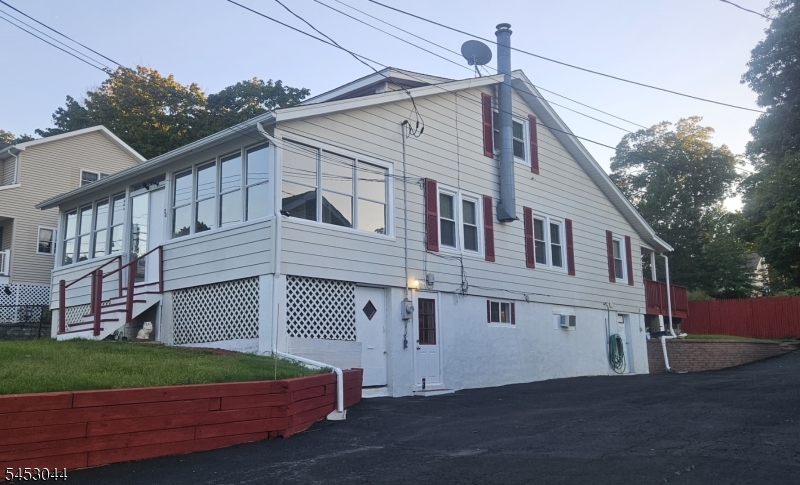 34 Outlook Ave