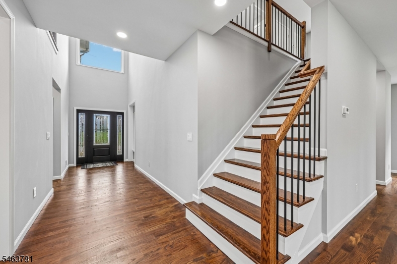 8 Chamberlain Ln
