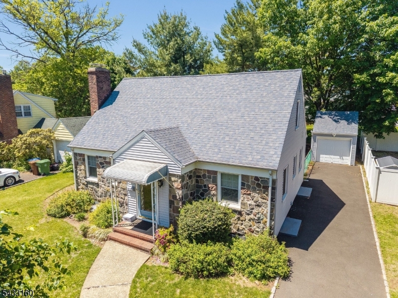 Detached Garage