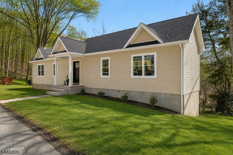 48 Northwood Dr