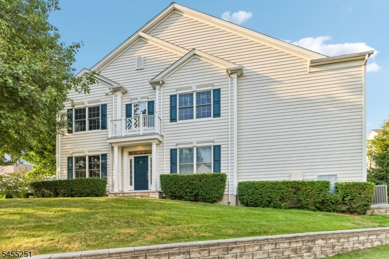 62 Hickory Hill Blvd 1