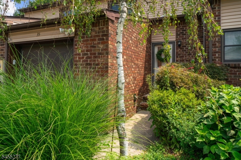 35 Chelsea Cir