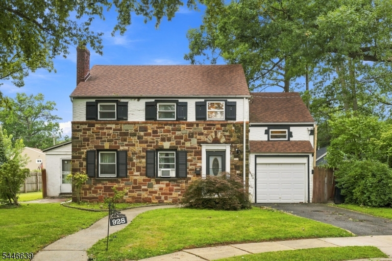 928 Beechwood Ct