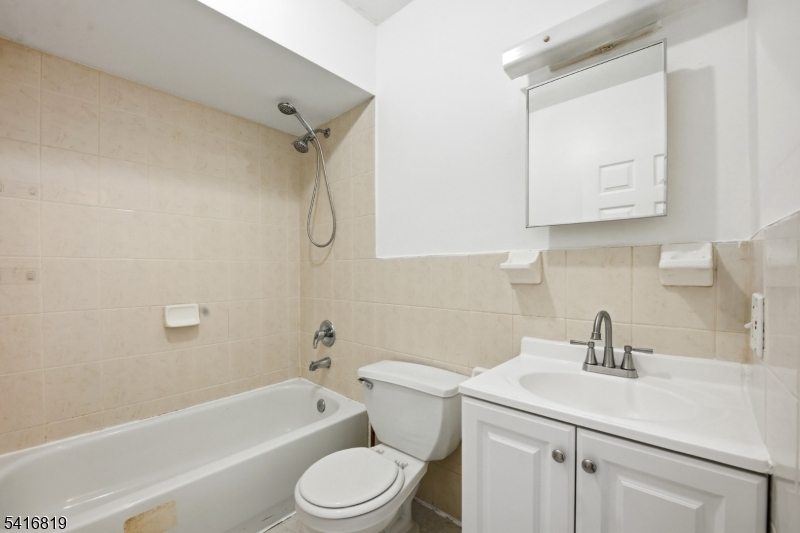 Bathroom2