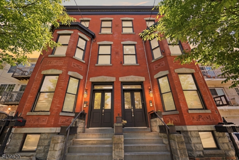252 Mount Pleasant Ave 1