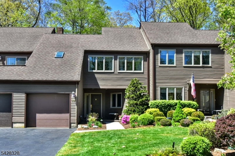 30 N Bayard Ln, Mahwah Twp., NJ 07430 Listing Photo  0