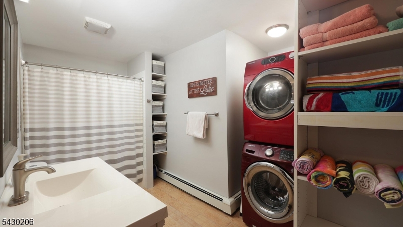 Bath/Laundry