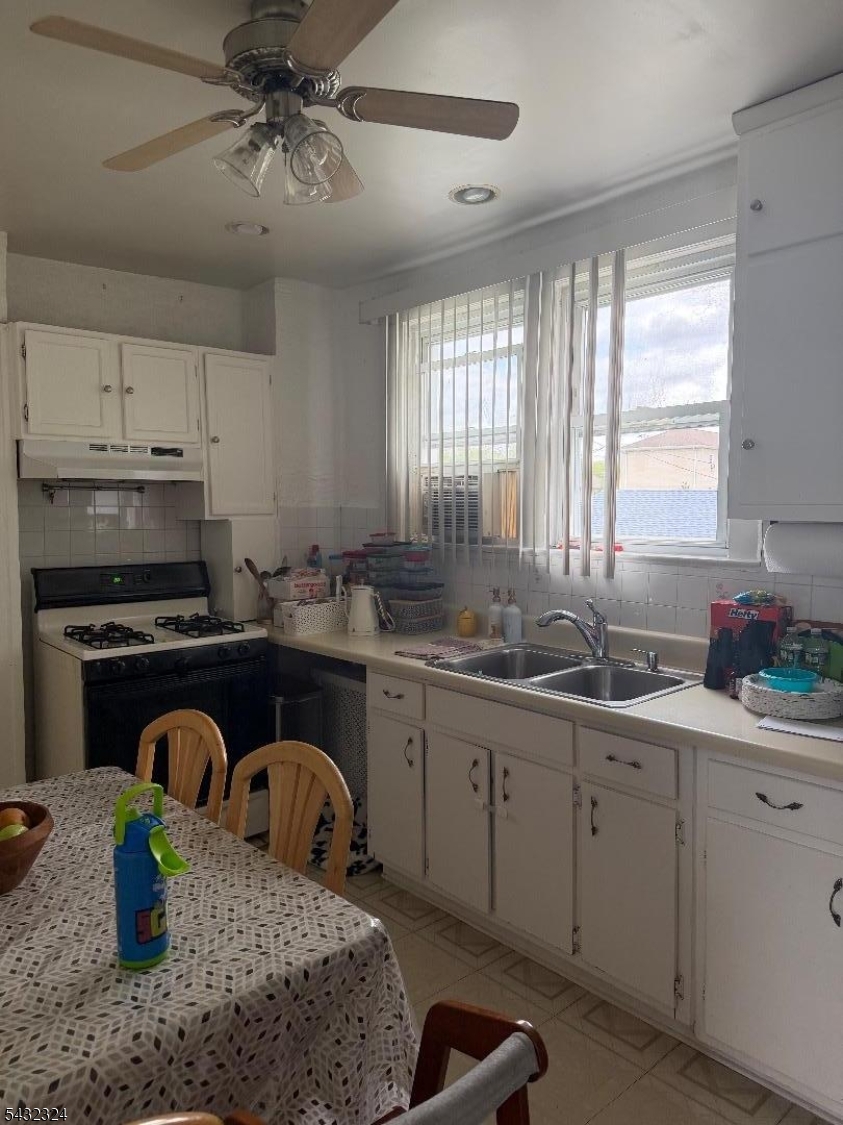 Kitchen Unit 2