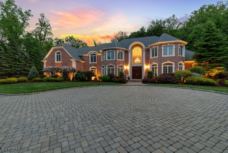 68 Brams Hill Dr, Mahwah Twp., NJ 07430 Listing Photo  0