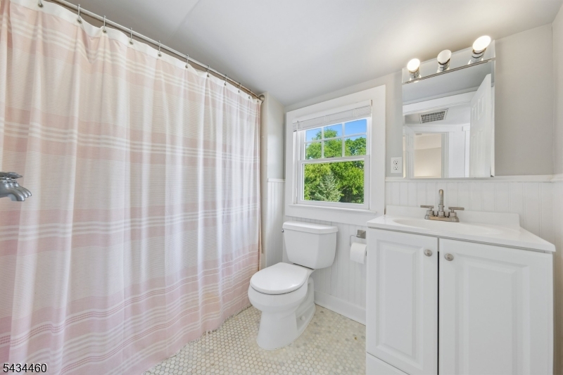 3rd Fl Full Bath