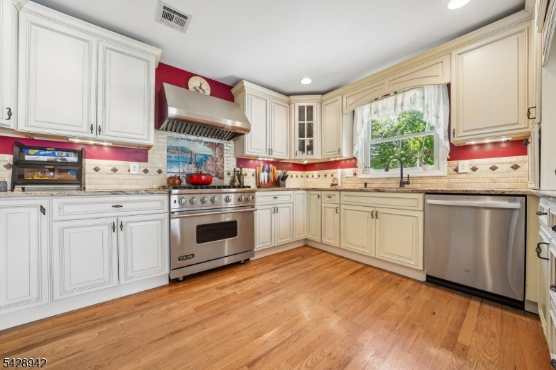 50 Newbrook Ln, Springfield Twp., NJ 07081 Listing Photo  0