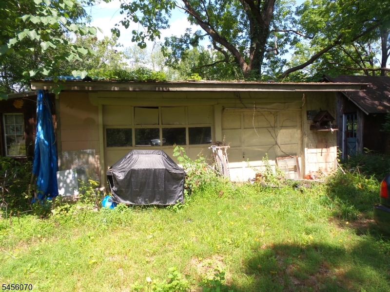 146 River Rd