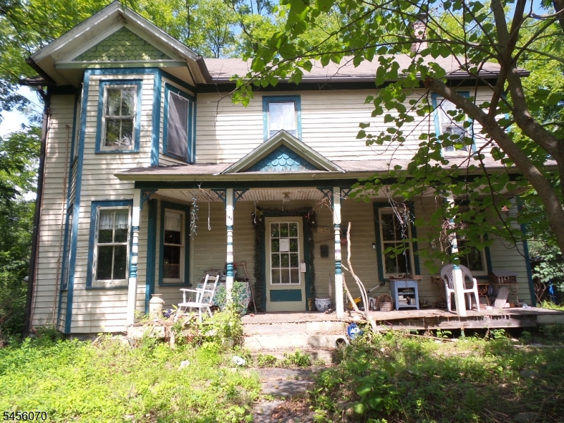 146 River Rd