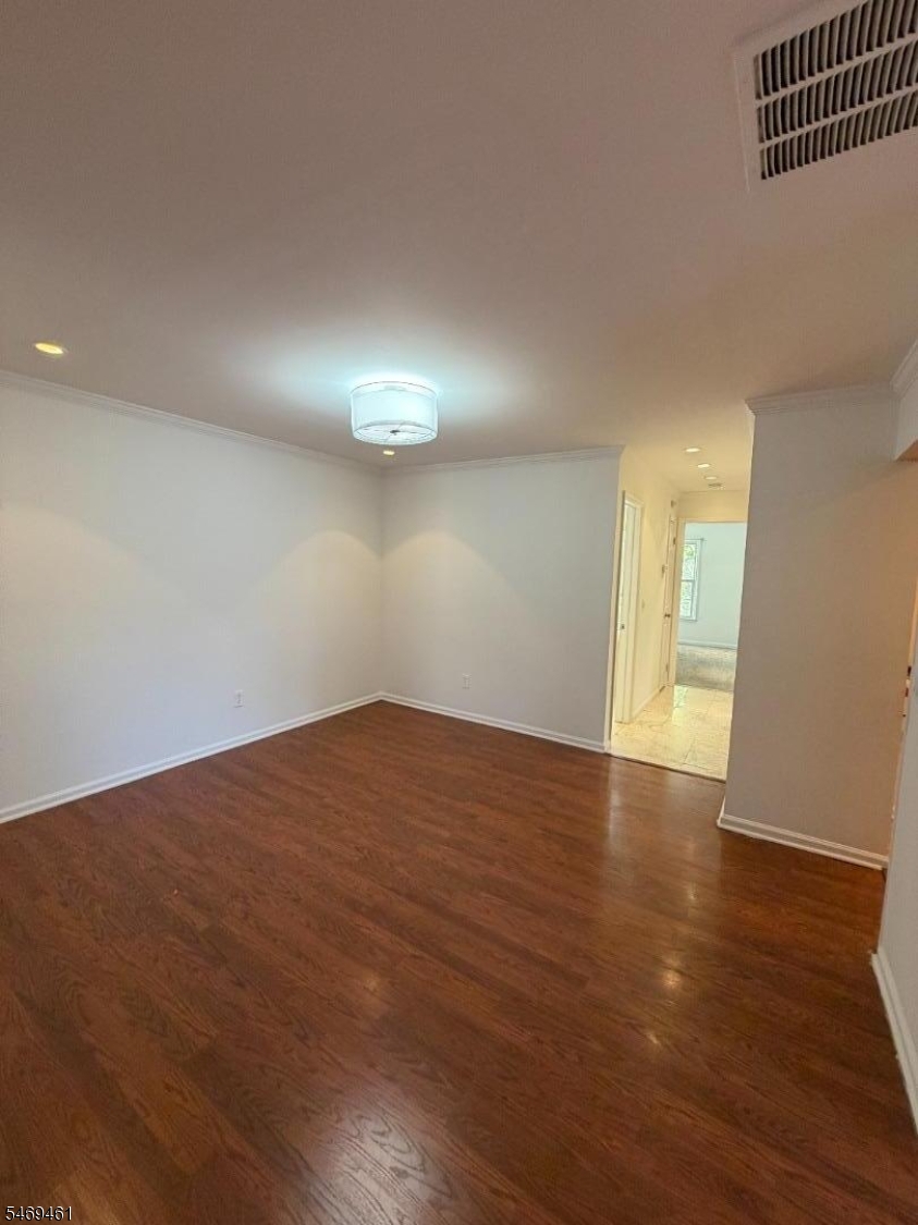 44 Jamestown Rd