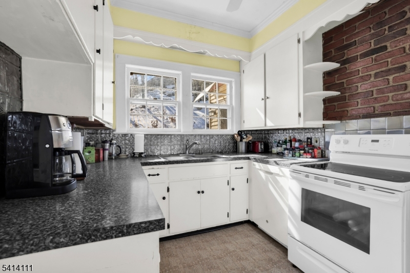 Level 1 - Kitchen