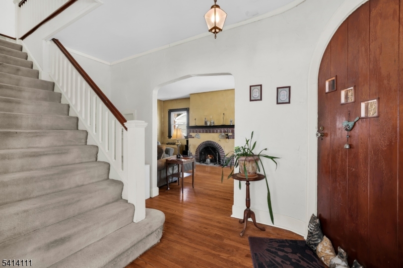 Level 1 - Entry Way