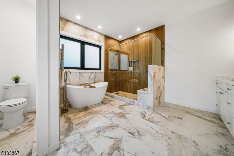 Spa-like Primary Bath