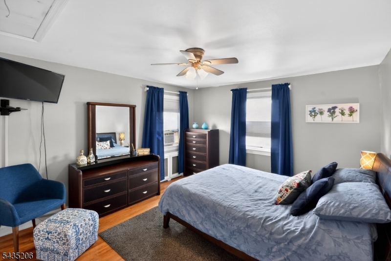 Second bedroom-2