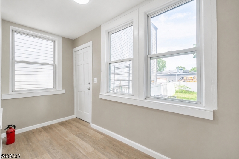 84 Heckel St