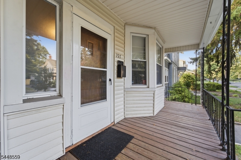 157 Ward Pl