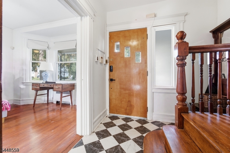 157 Ward Pl