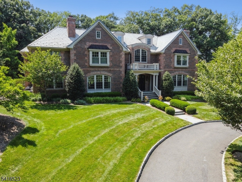 30 Robert Dr