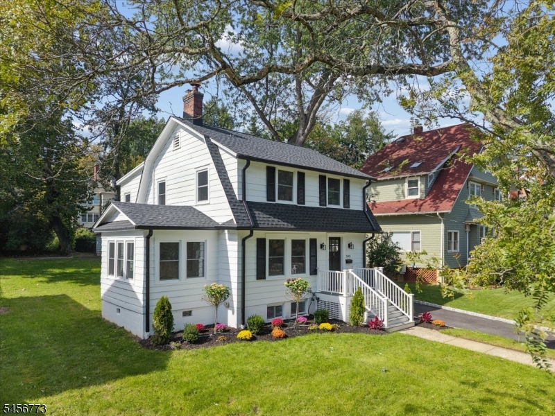 343 Meadowbrook Ln