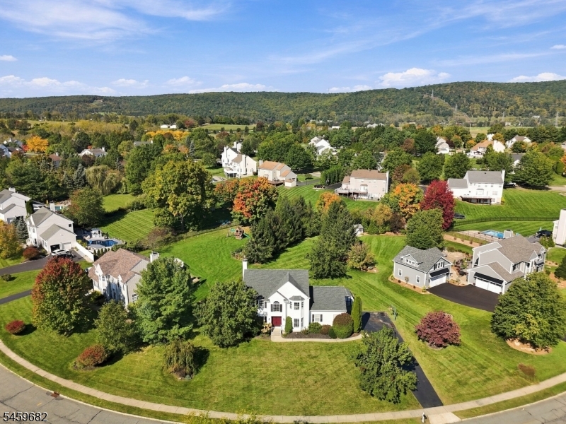 15 Canterbury Ln