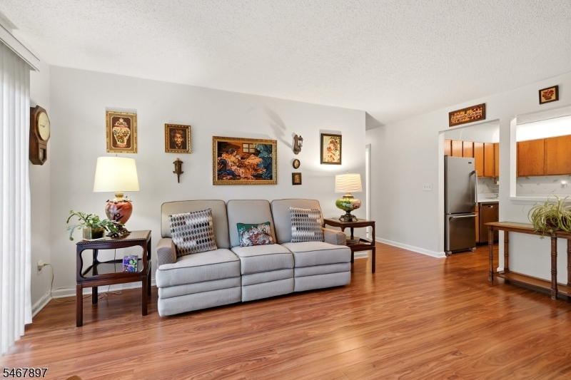 401 Danbury Ln