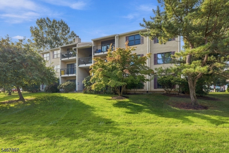 401 Danbury Ln