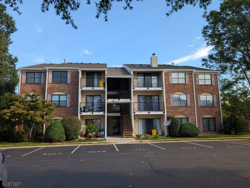 401 Danbury Ln