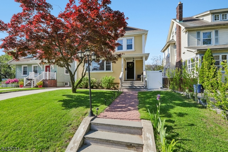 296 Montclair Ave