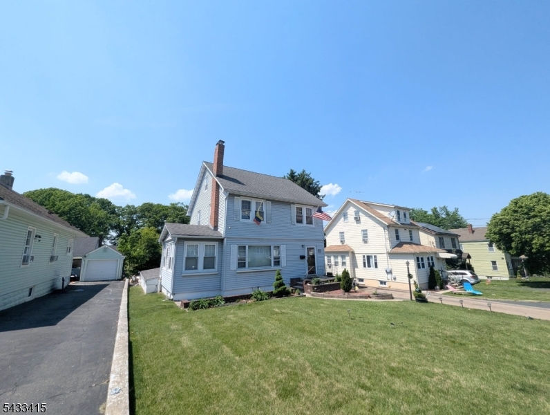 FRONT HOUSE
