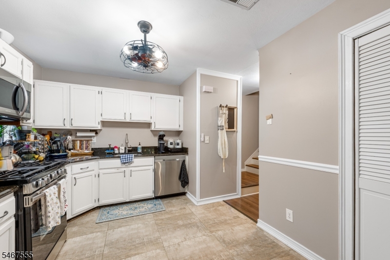 137 Woods Edge Dr