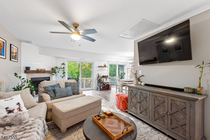 137 Woods Edge Dr
