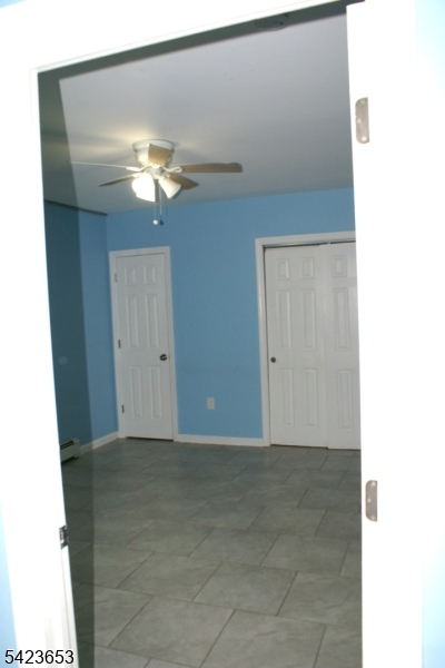 B-Room2