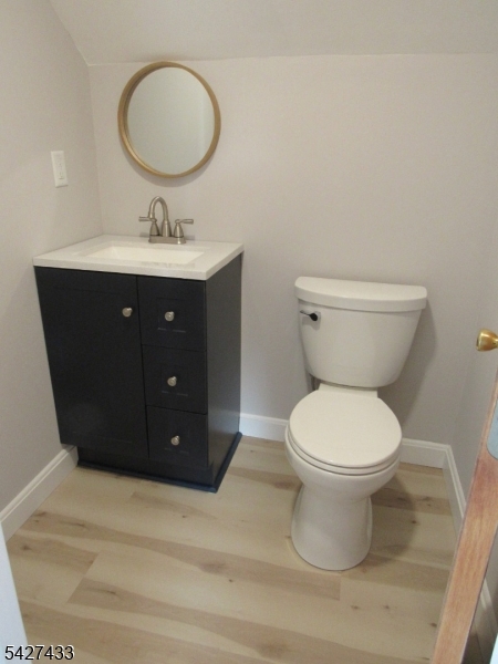 Bathroom 1/2